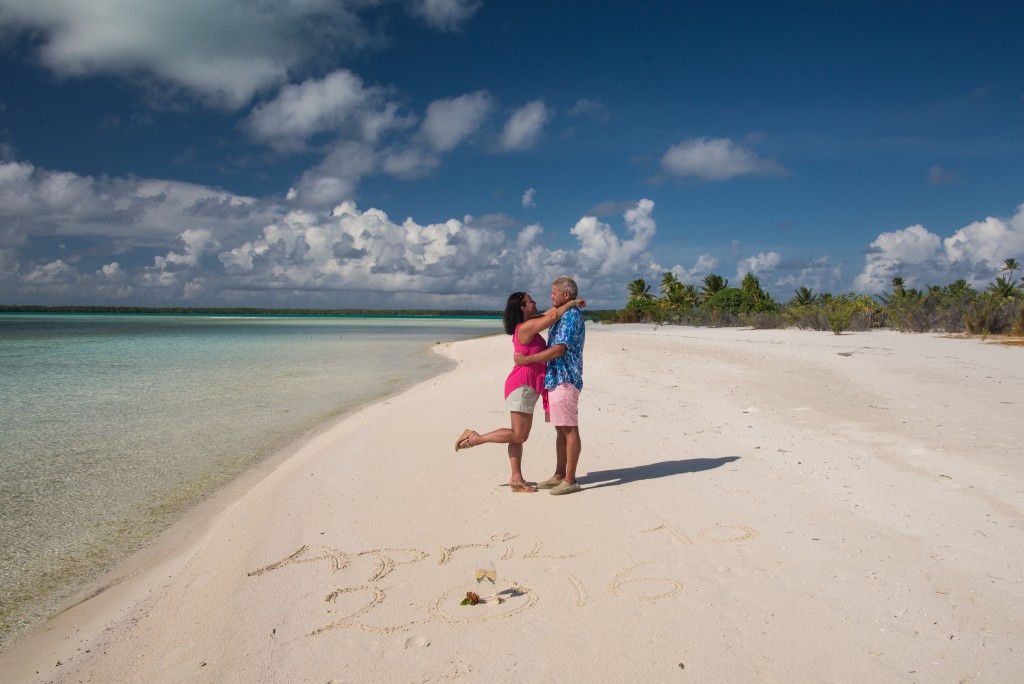 Engaged in Bora Bora (3)